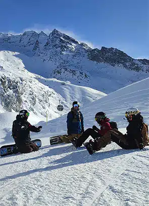 Cours de snowboard privé en petit groupe aux Menuires avec un moniteur certifié