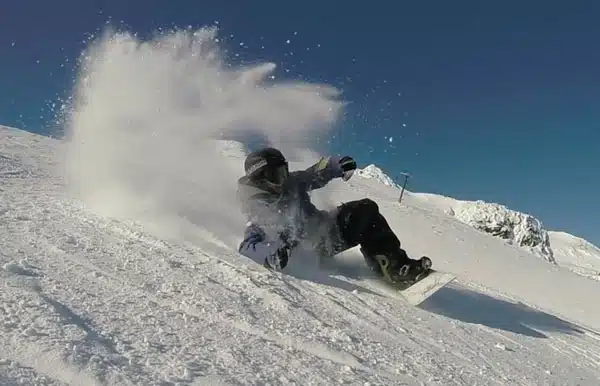 Cours privé snowboard Les Menuires — coaching technique carving sur le domaine des 3 Vallées