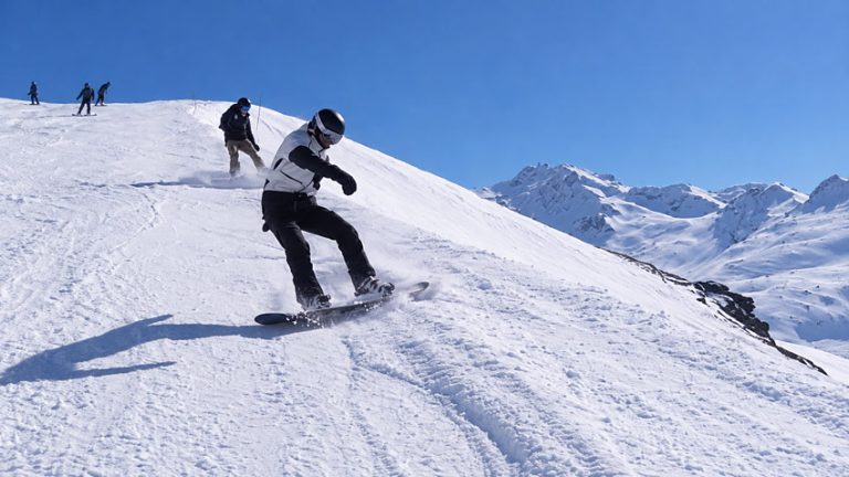 Stage de snowboard Remise en jambes à Val Thorens avec riders travaillant leurs appuis et leur technique